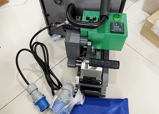 Temperature Control CX900 1400W Geomembrane Welding Machine For Fishpond